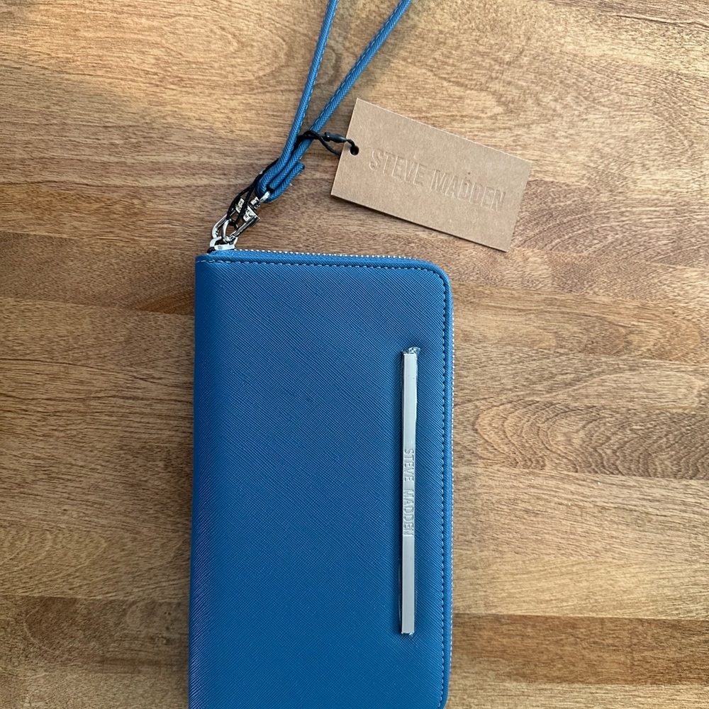 Steve Madden Vibrant Blue Wristlet